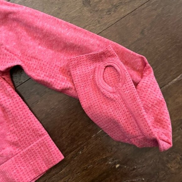 GYMSHARK- vital crop top, red, size small-EUC - Picture 5 of 10